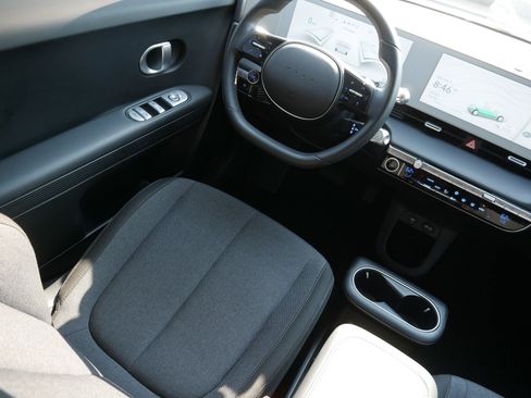 Certified 2023 Hyundai Ioniq 5 SE RWD image 9