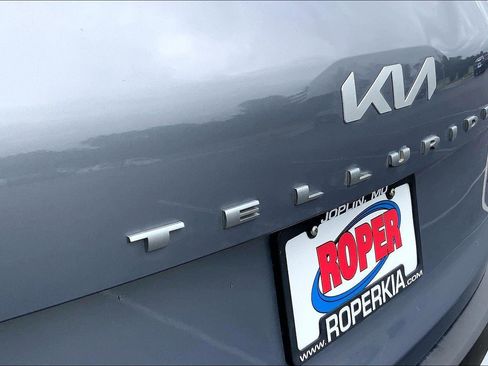 Used 2022 Kia Telluride LX AWD/4WD image 30