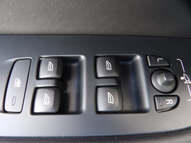 Certified 2024 Volvo XC60 B5 Core AWD/4WD image 14