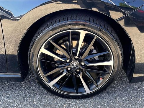 Used 2019 Toyota Camry XSE w/ Navigation Package FWD image 9