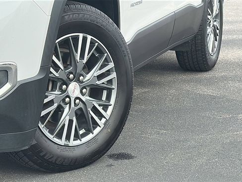 Used 2019 GMC Acadia SLT image 3