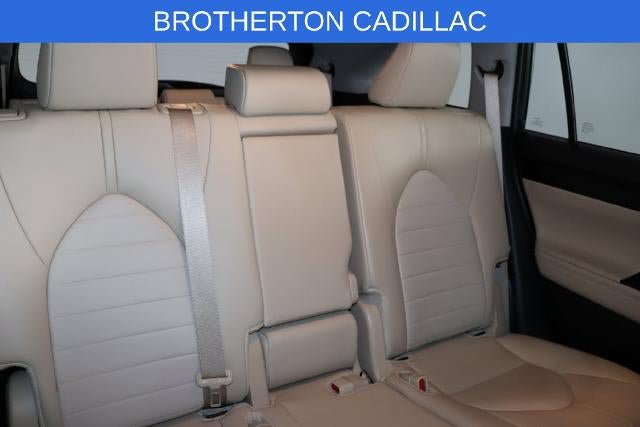 Used 2025 Toyota Highlander XLE AWD/4WD image 24