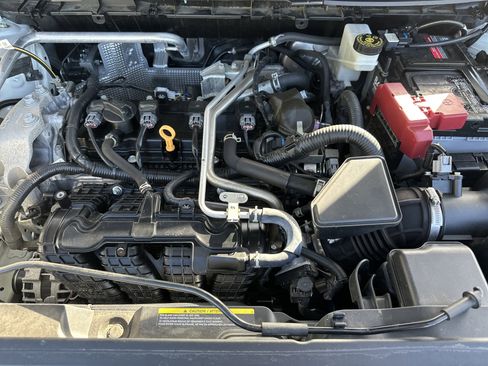 Used 2021 Nissan Rogue SV w/ Premium Package image 9