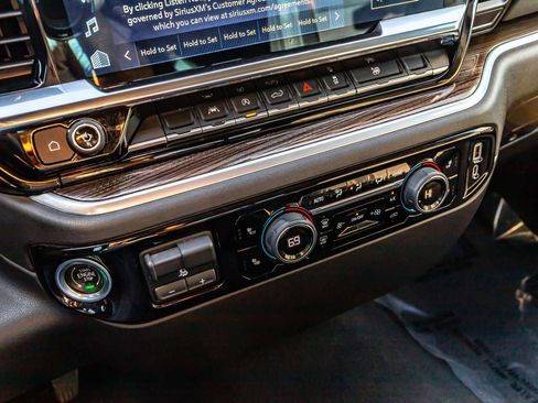 Used 2022 Chevrolet Silverado 1500 LT w/ All Star Edition Plus image 18