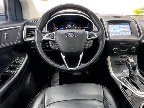 Used 2017 Ford Edge SEL w/ Equipment Group 201A AWD/4WD image 4