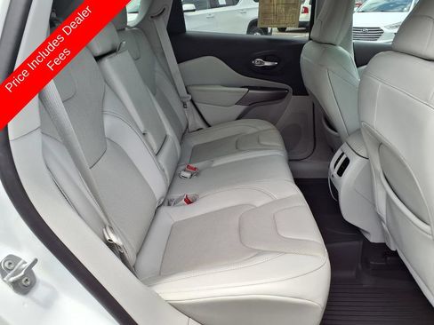 Used 2021 Jeep Cherokee Latitude Lux w/ Sun & Sound Group FWD image 14