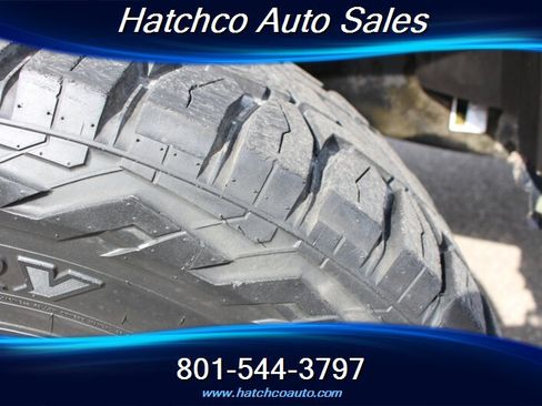 Used 2014 Nissan Titan SV w/ SV Value Truck Package AWD/4WD image 11