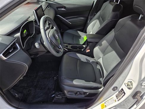 Used 2023 Toyota Corolla Cross XLE w/ Convenience Package image 10