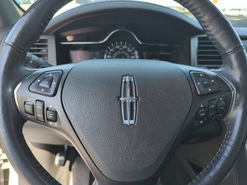 Used 2013 Lincoln MKS FWD image 41