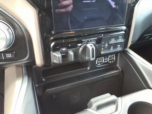 Used 2022 RAM 1500 Laramie AWD/4WD image 24