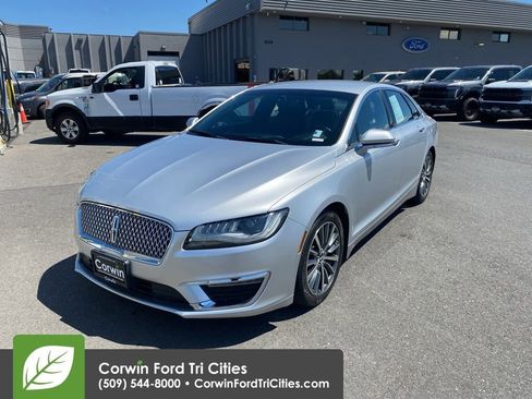 Used 2017 Lincoln MKZ Select w/ Select Plus Package AWD/4WD image 4