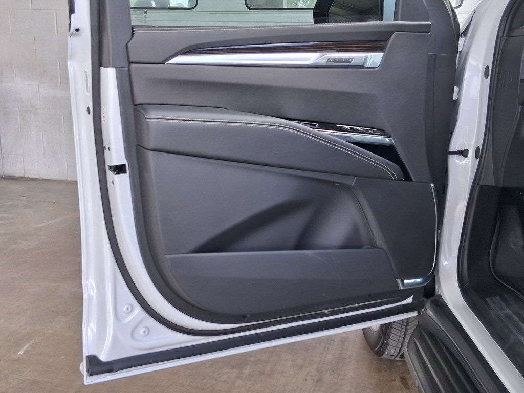 Used 2026 Cadillac Escalade ESV 2WD w/ LPO, Floor Liner Package image 17
