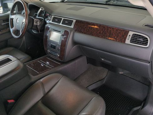 Used 2014 GMC Sierra 2500 Denali AWD/4WD image 18