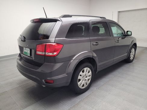Used 2018 Dodge Journey SXT FWD image 9