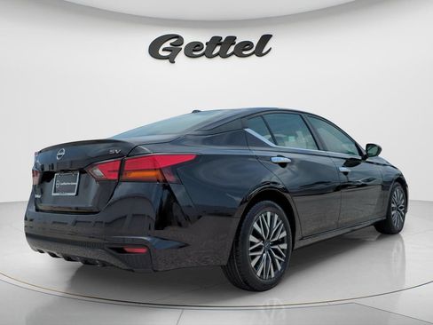 Certified 2024 Nissan Altima 2.5 SV FWD image 5