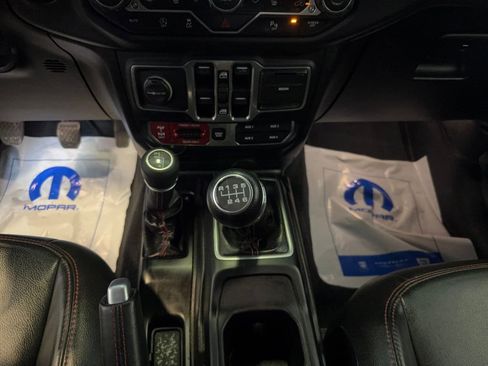 Used 2018 Jeep Wrangler Unlimited Rubicon w/ Dual Top Group image 18