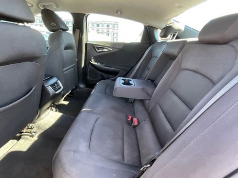 Used 2021 Chevrolet Malibu LT image 25