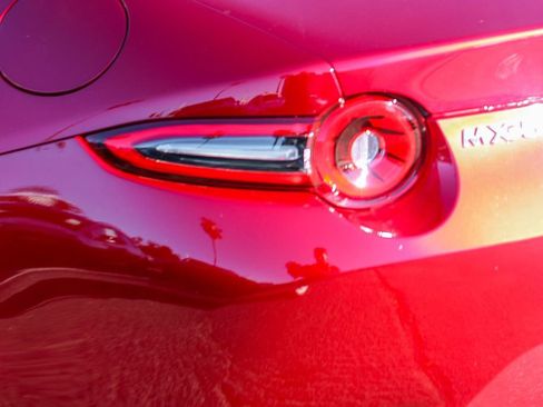 Used 2024 MAZDA MX-5 Miata RF Grand Touring image 7