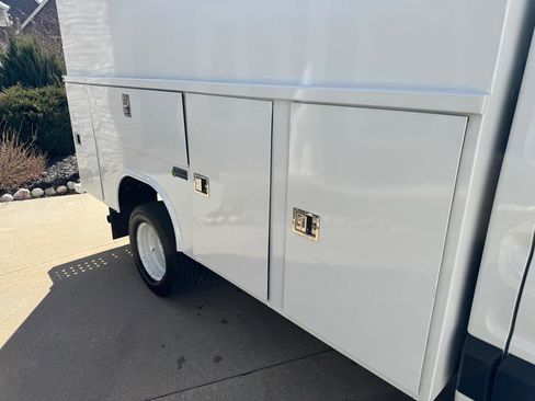 Used 2017 Ford Transit 350 138 DRW w/ Interior Upgrade Package image 19