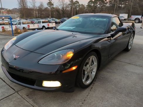 Used 2005 Chevrolet Corvette Coupe w/ Preferred Equipment Group image 3