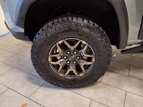 Used 2025 Chevrolet Colorado ZR2 image 30