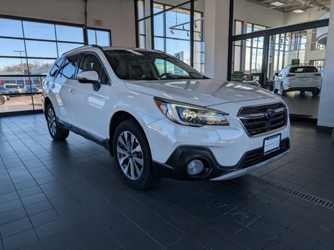 Used 2019 Subaru Outback 3.6R Touring w/ Popular Package #3A image 1