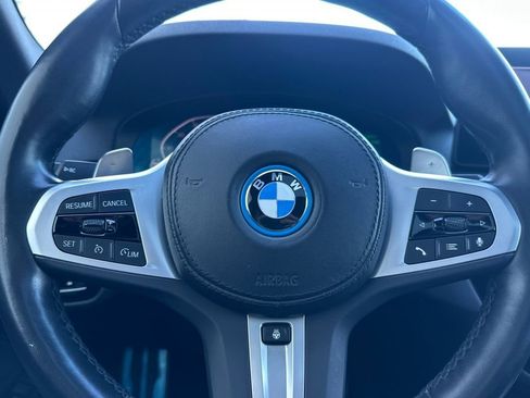 Used 2022 BMW 530e xDrive w/ Premium Package image 23