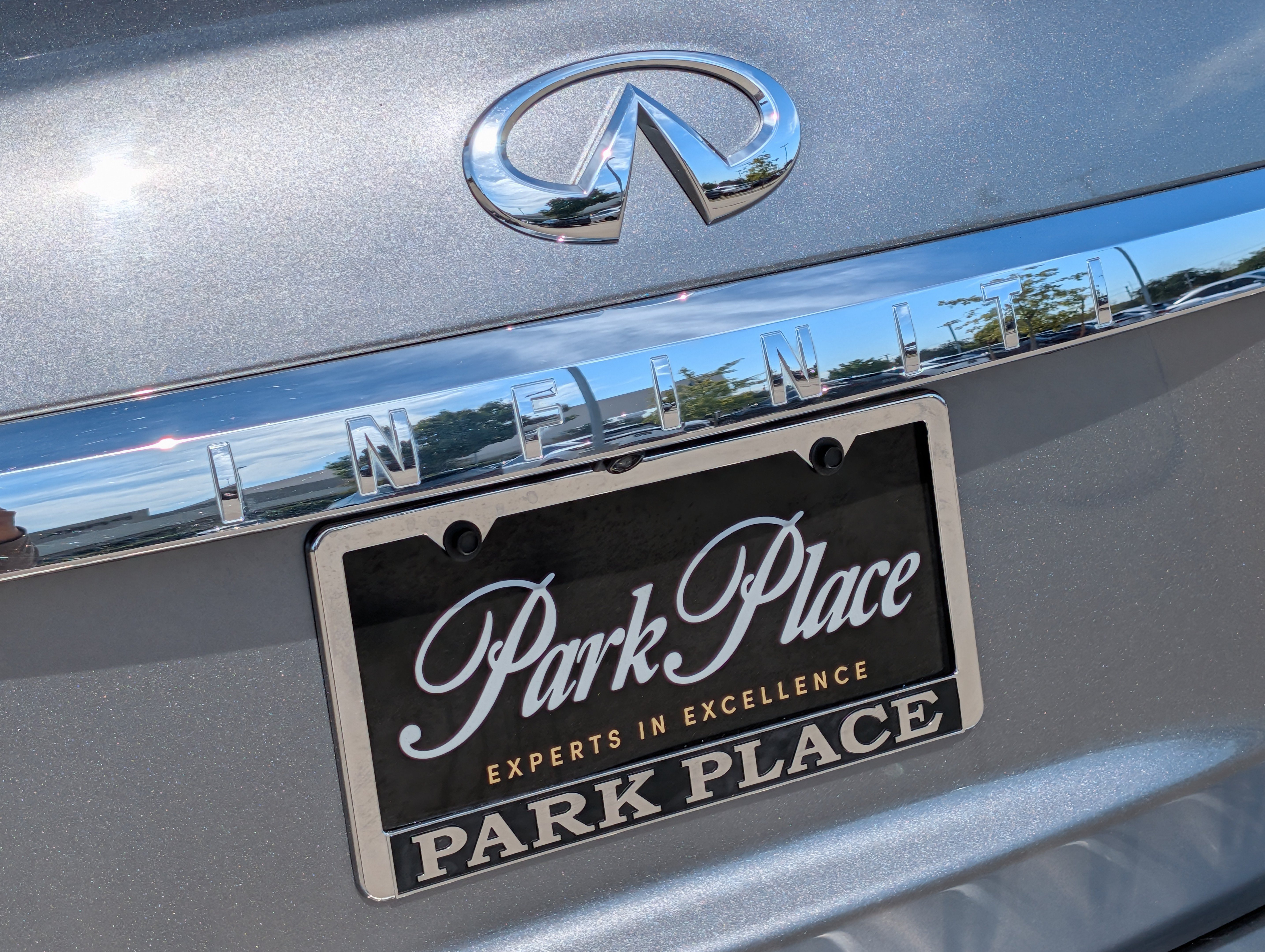 Used 2021 INFINITI QX80 Luxe w/ Cargo Package RWD image 16