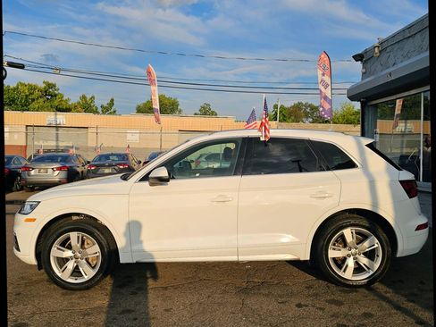Used 2019 Audi Q5 2.0T Premium Plus w/ Premium Plus Package image 2