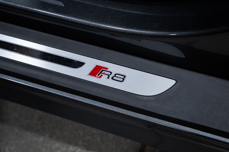 Used 2018 Audi R8 V10 RWD image 26