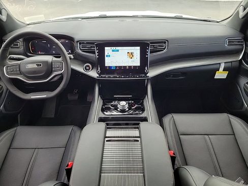 Used 2024 Jeep Wagoneer Series III w/ Rear Seat Video Group 1 image 6