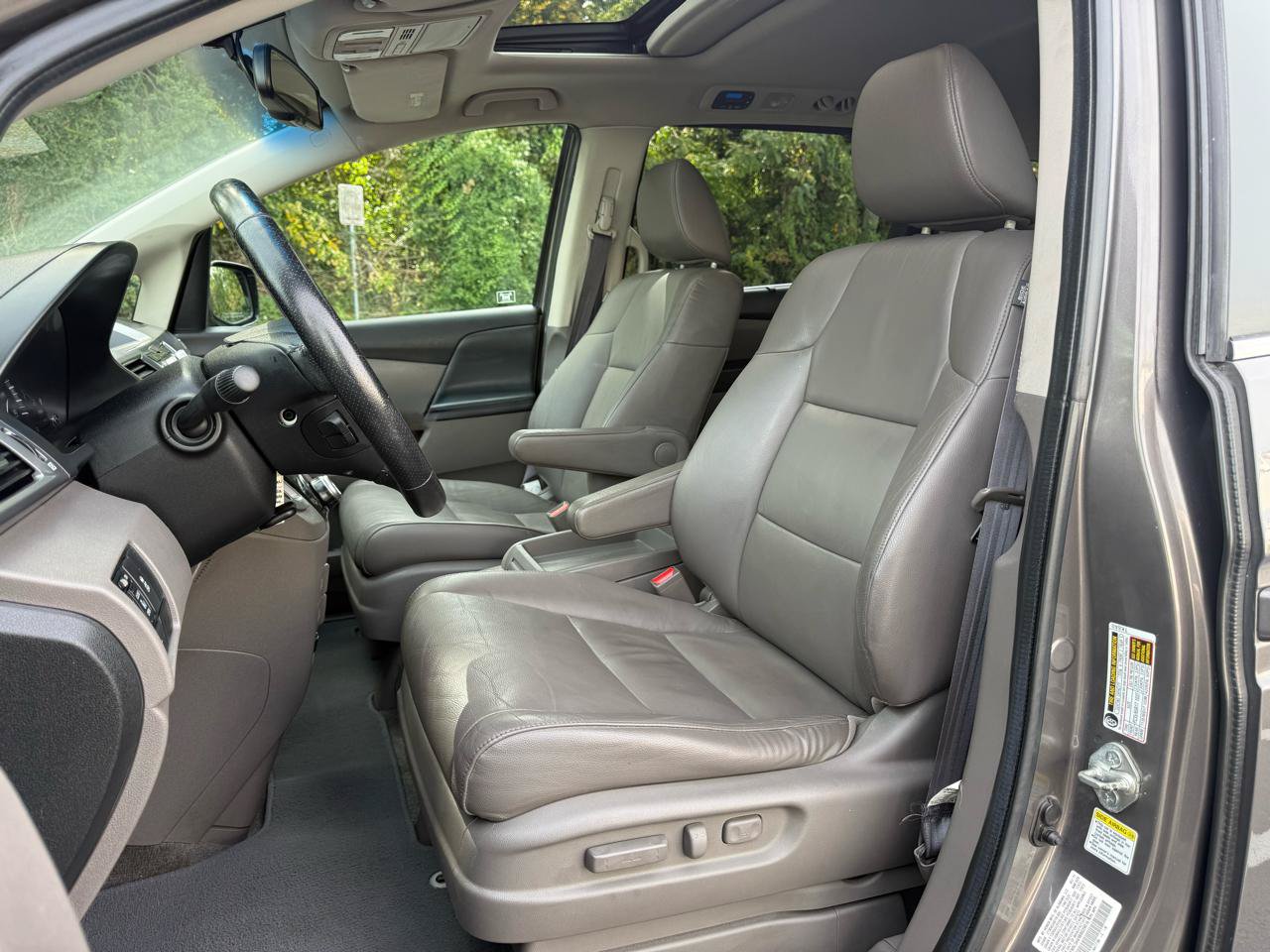 Used 2011 Honda Odyssey EX-L image 2