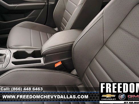 Used 2024 Volkswagen Jetta SE FWD image 28