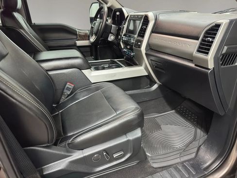 Used 2019 Ford F250 Lariat w/ Lariat Value Package AWD/4WD image 14