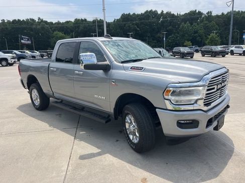 Used 2024 RAM 2500 Laramie AWD/4WD image 11