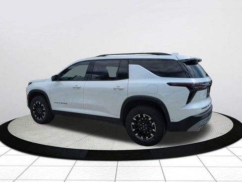 Used 2025 Chevrolet Traverse Z71 w/ Enhanced Driving Package AWD/4WD image 5