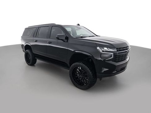 Used 2023 Chevrolet Suburban RST image 3