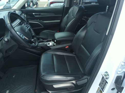 Used 2022 Kia Telluride LX FWD image 12