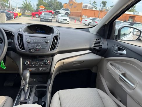 Used 2018 Ford Escape SE FWD image 20