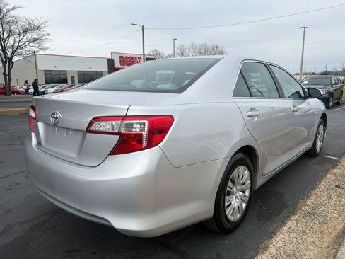 Used 2012 Toyota Camry L image 7