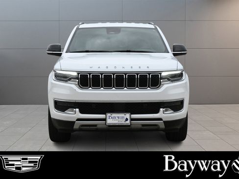 Used 2024 Jeep Wagoneer L Series II w/ Flexible Seating Group image 2