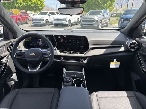 New 2026 Chevrolet Equinox LT w/ Convenience Package II AWD/4WD image 13