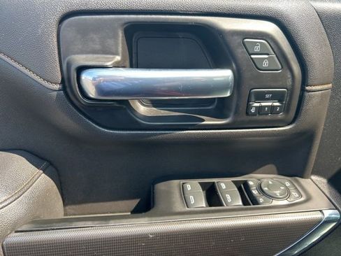 Used 2022 GMC Sierra 2500 AT4 w/ Snow Plow Prep/Camper Package image 10