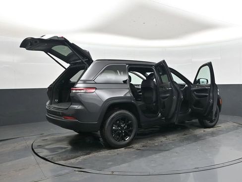 New 2026 Jeep Grand Cherokee Altitude image 46