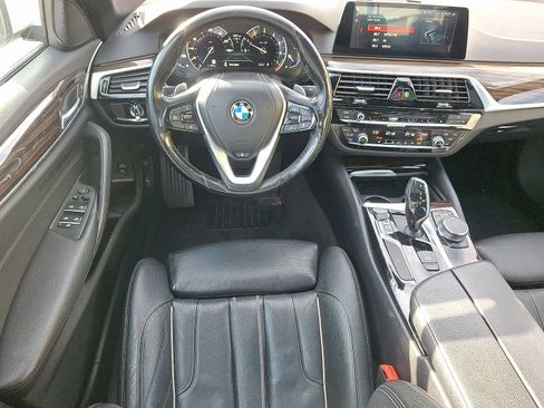 Used 2019 BMW 530i xDrive w/ Convenience Package image 11