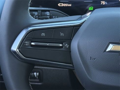 New 2026 Chevrolet Equinox EV LT image 13