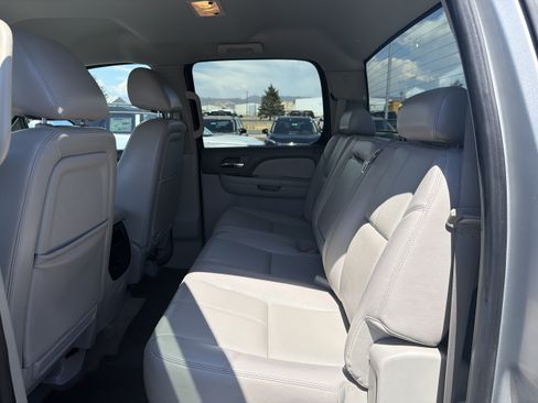 Used 2013 Chevrolet Silverado 1500 LTZ w/ Z71 Appearance Package AWD/4WD image 9