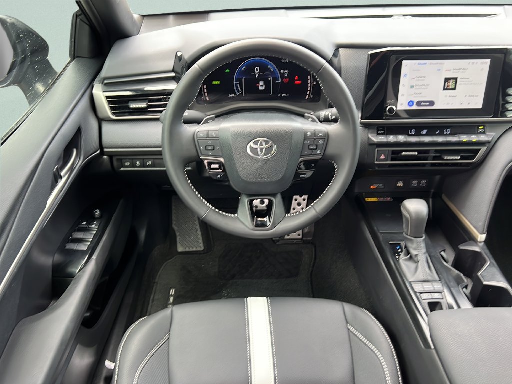 Used 2025 Toyota Camry LE FWD image 12