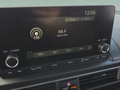 Used 2023 Honda Pilot Sport image 28
