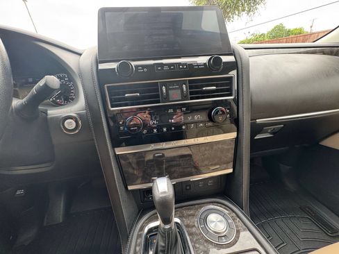 Used 2022 Nissan Armada Platinum w/ Captain's Chairs Package RWD image 23